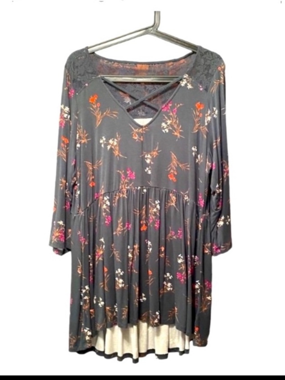 Torrid Super Soft Floral Babydoll Tunic Top Size 1 | Criss-Cross Neck